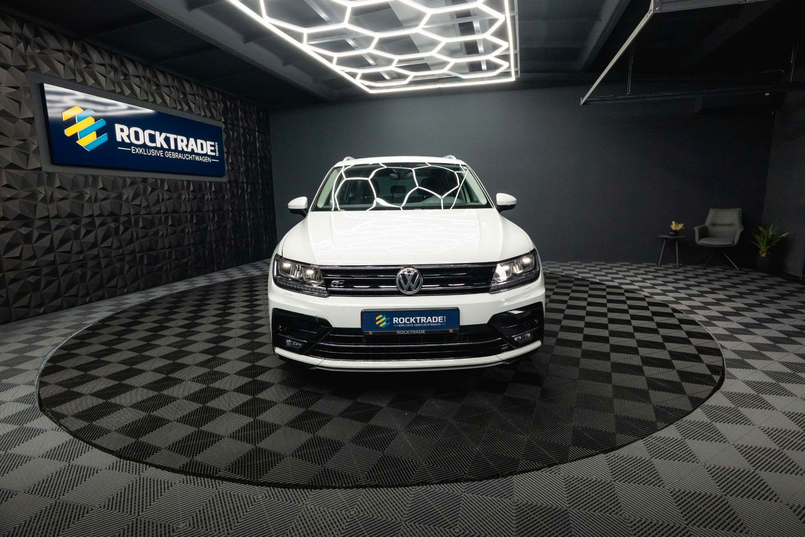 Fahrzeugabbildung Volkswagen Tiguan Comfortline R-Line+ 4Motion *LED*ACC*DAB*