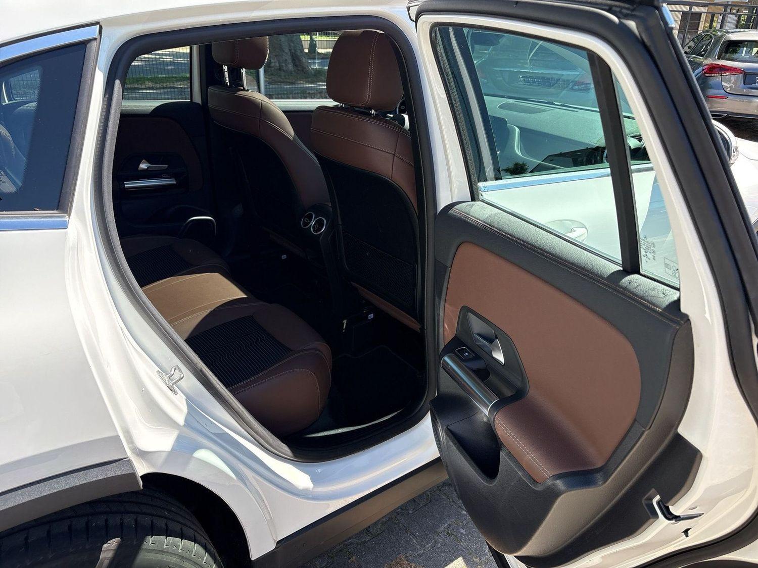 Mercedes-Benz GLA 8Fach PANO AHK ACC, миниатюра 17