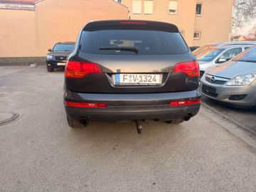 Audi Q7 - 10