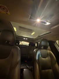 Volvo V40 Cross Country - 9