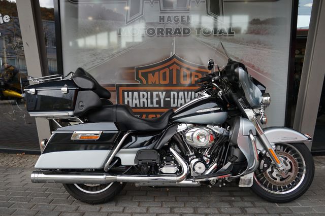 Harley-Davidson Ultra Limited FLHTK mit Jekill & Hyde