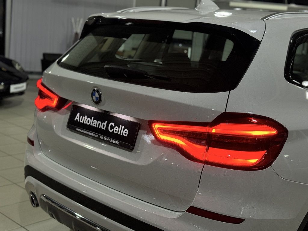 Fahrzeugabbildung BMW X3 xD20d LuxuryLine Kamera HiFi DAB Sport 19Zoll