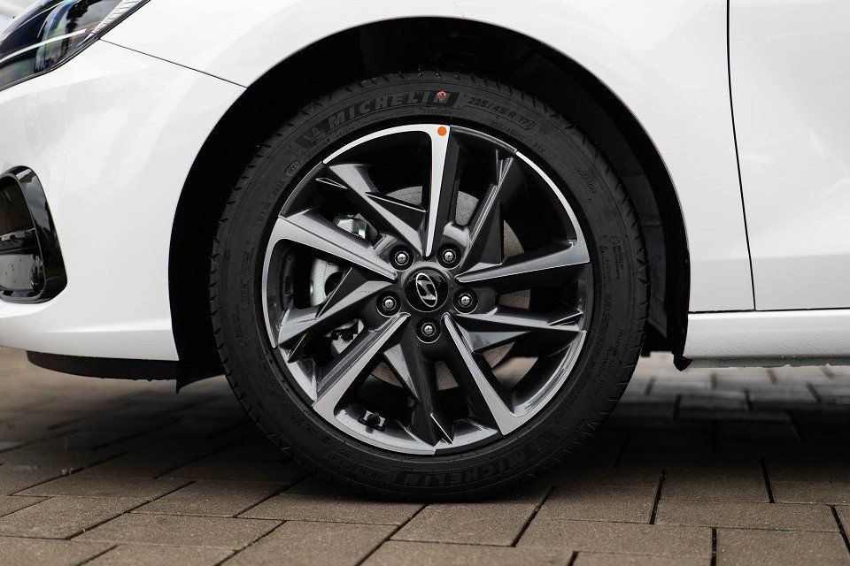 Fahrzeugabbildung Hyundai i30 1.0T 100PS ADVANTAGE