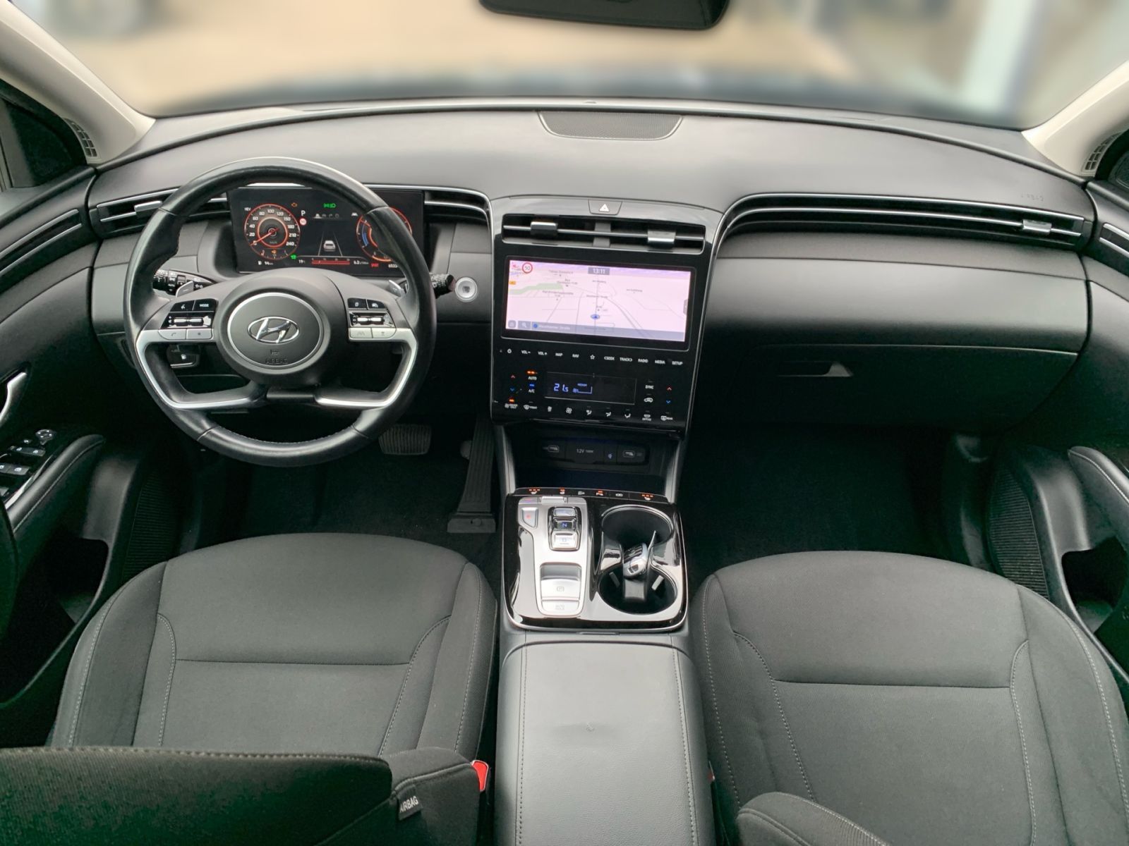 Fahrzeugabbildung Hyundai TUCSON 1.6 T-GDI Trend Plug-In Hybrid 4WD AHK As