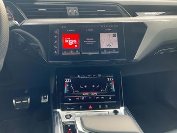 Audi Q8 e-tron - 12