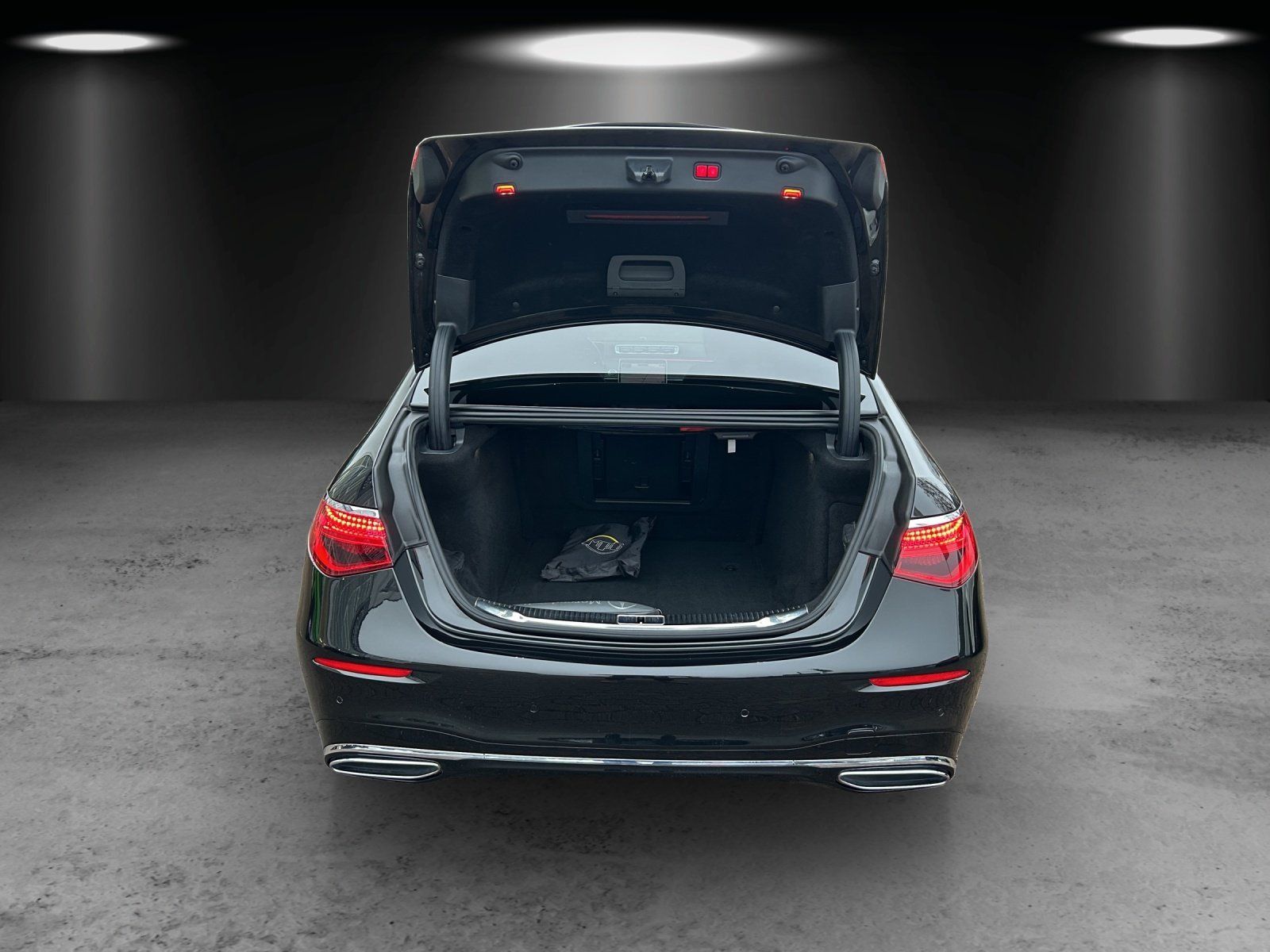 Fahrzeugabbildung Mercedes-Benz S350d AMG Pano DISTRO 4xMemo AIRMATIC Burme 360°