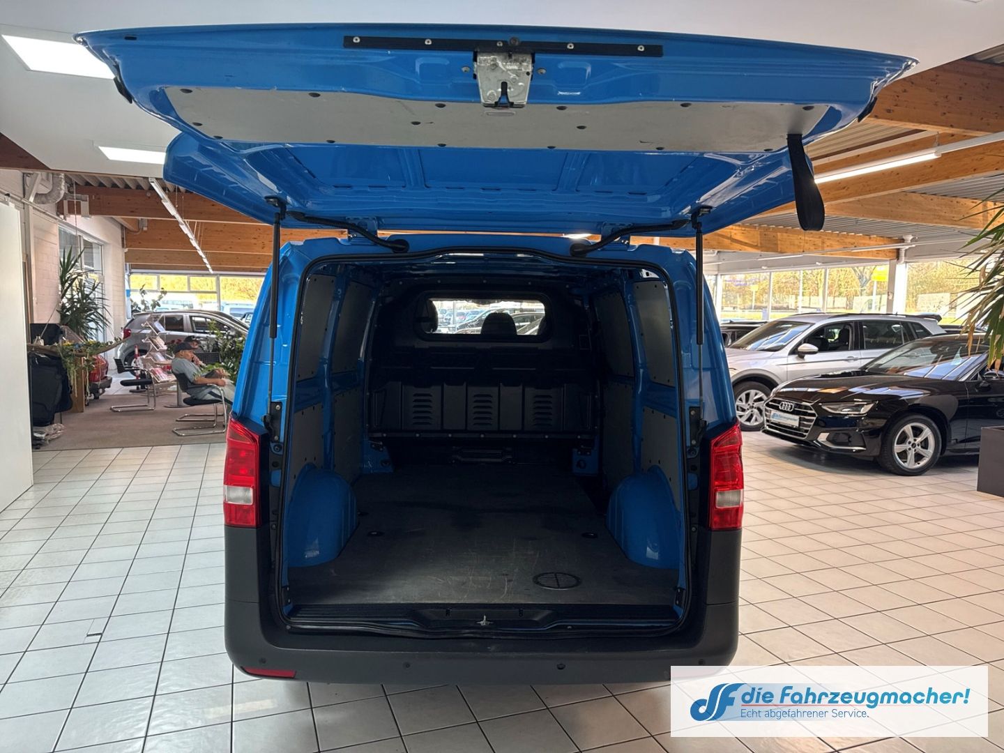 Fahrzeugabbildung Mercedes-Benz Vito Kasten111 CDI Lang SHZ Temp PDCv+h Leder Be