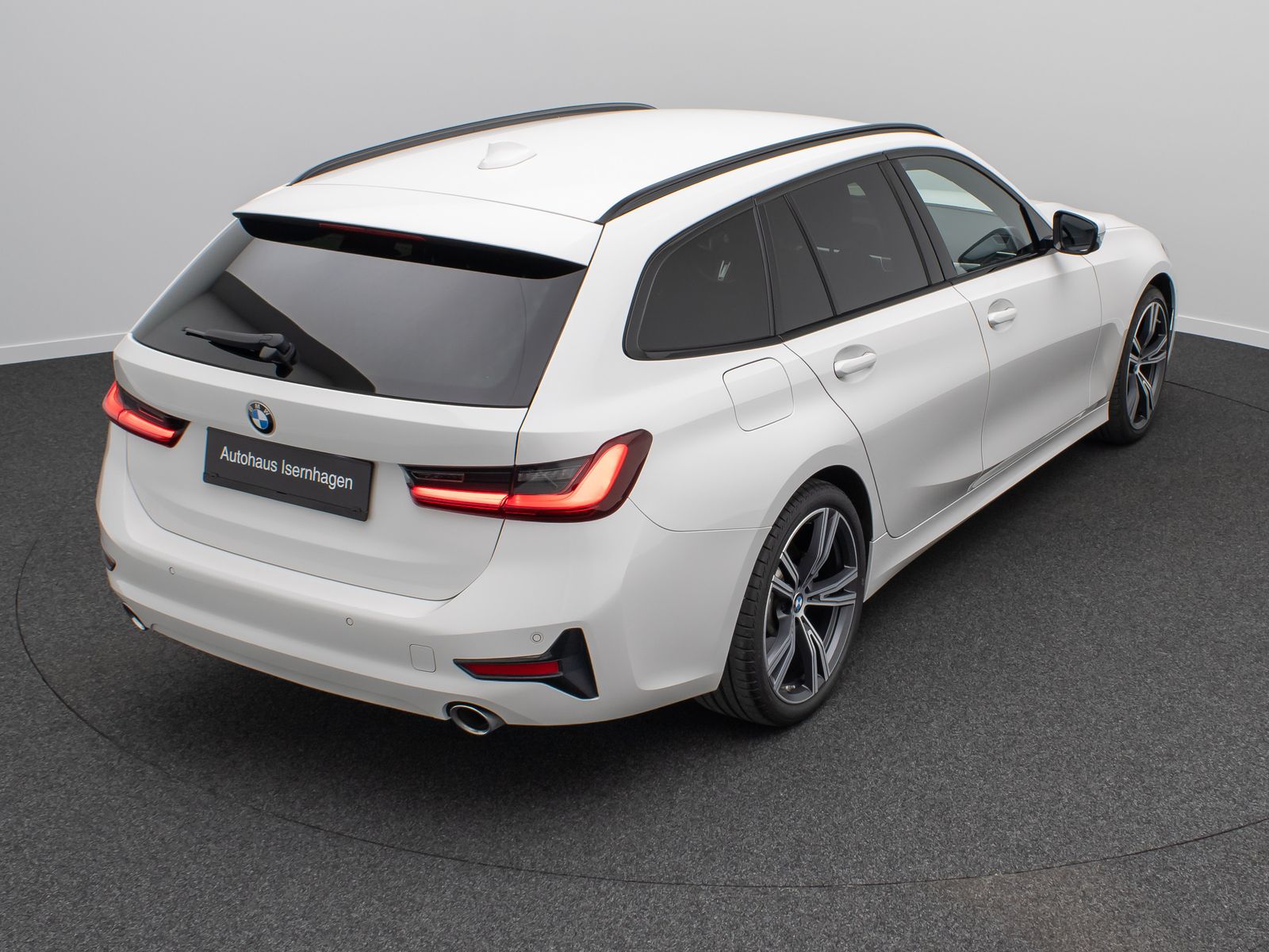 Fahrzeugabbildung BMW 330i Sport Line DAB Alarm MSport Lenkrhzg 19Zoll