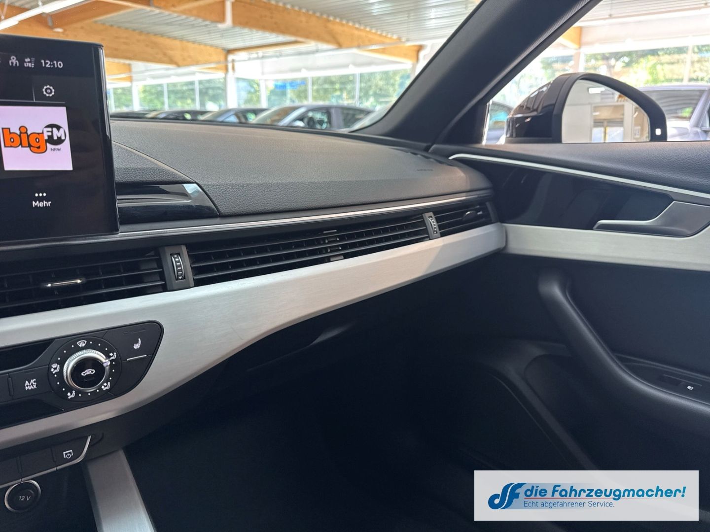 Fahrzeugabbildung Audi A4 Avant 35 TDI S line Navi Leder LED ACC Klimaa