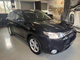 Mitsubishi Outlander 4WD 2.2 D 7-SITZER AHK XENON TEMPOMAT - Mitsubishi aus 2013