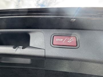 Bild 22 Mercedes-Benz E 200 E 20d0 T Avantgarde Xenon Navi Kamera Ambiente S