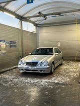 Mercedes-Benz W210 Mercedes Benz E200 - Mercedes-Benz W210