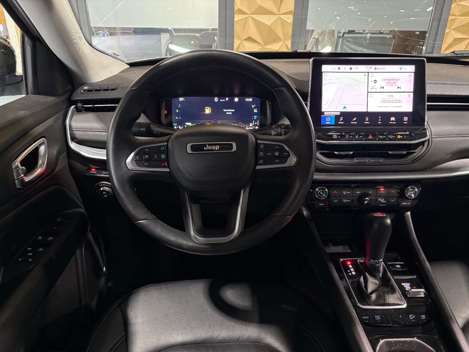 Fahrzeugabbildung Jeep Compass S Plug-In Hybrid 4WD/PANO/360°/ACC/APPLE