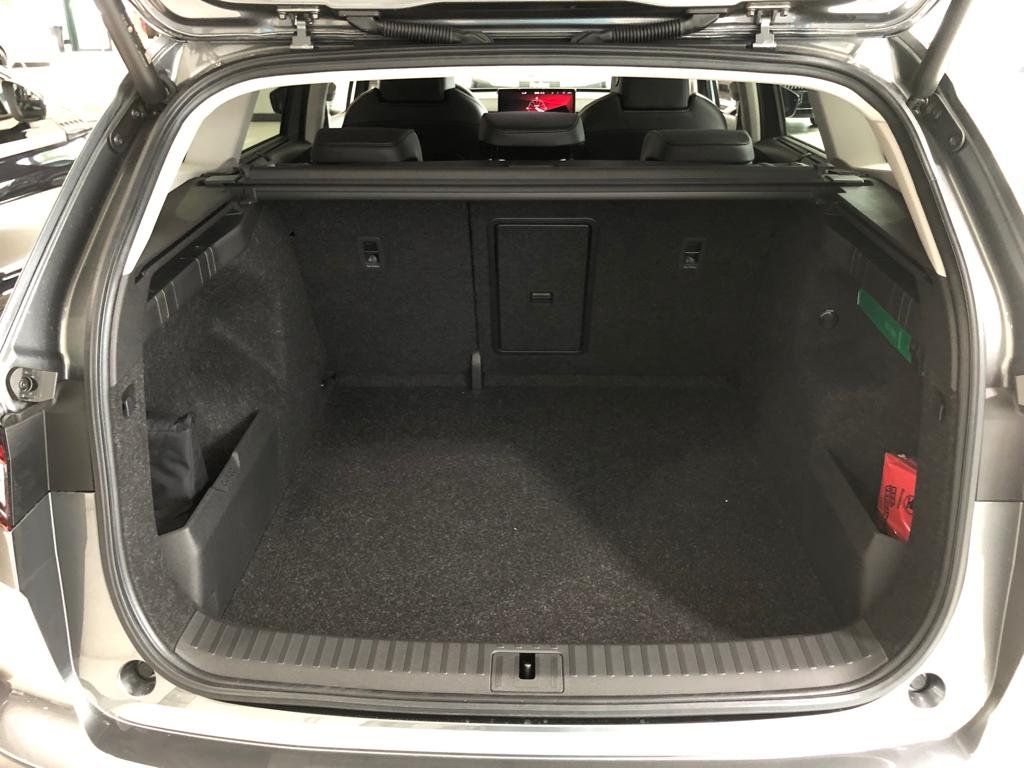 Fahrzeugabbildung SKODA Enyaq 60 Loft/Convenience PLUS