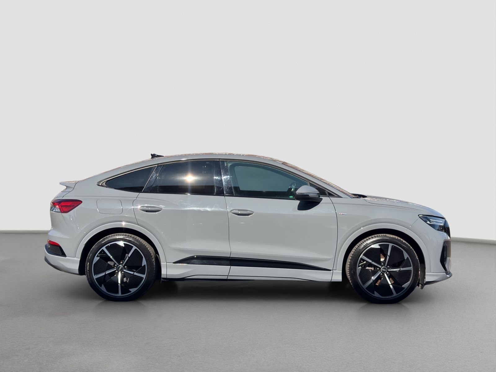 Audi Q4 45 e-tron S-Line Navi Matrix foto 4