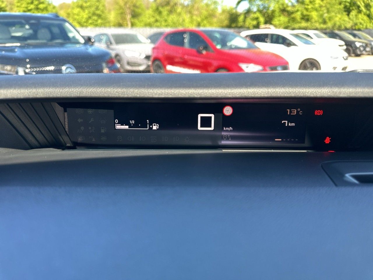 Fahrzeugabbildung Citroën C3 Aircross Turbo 100 PLUS - mit KI generiert/bearbeitet