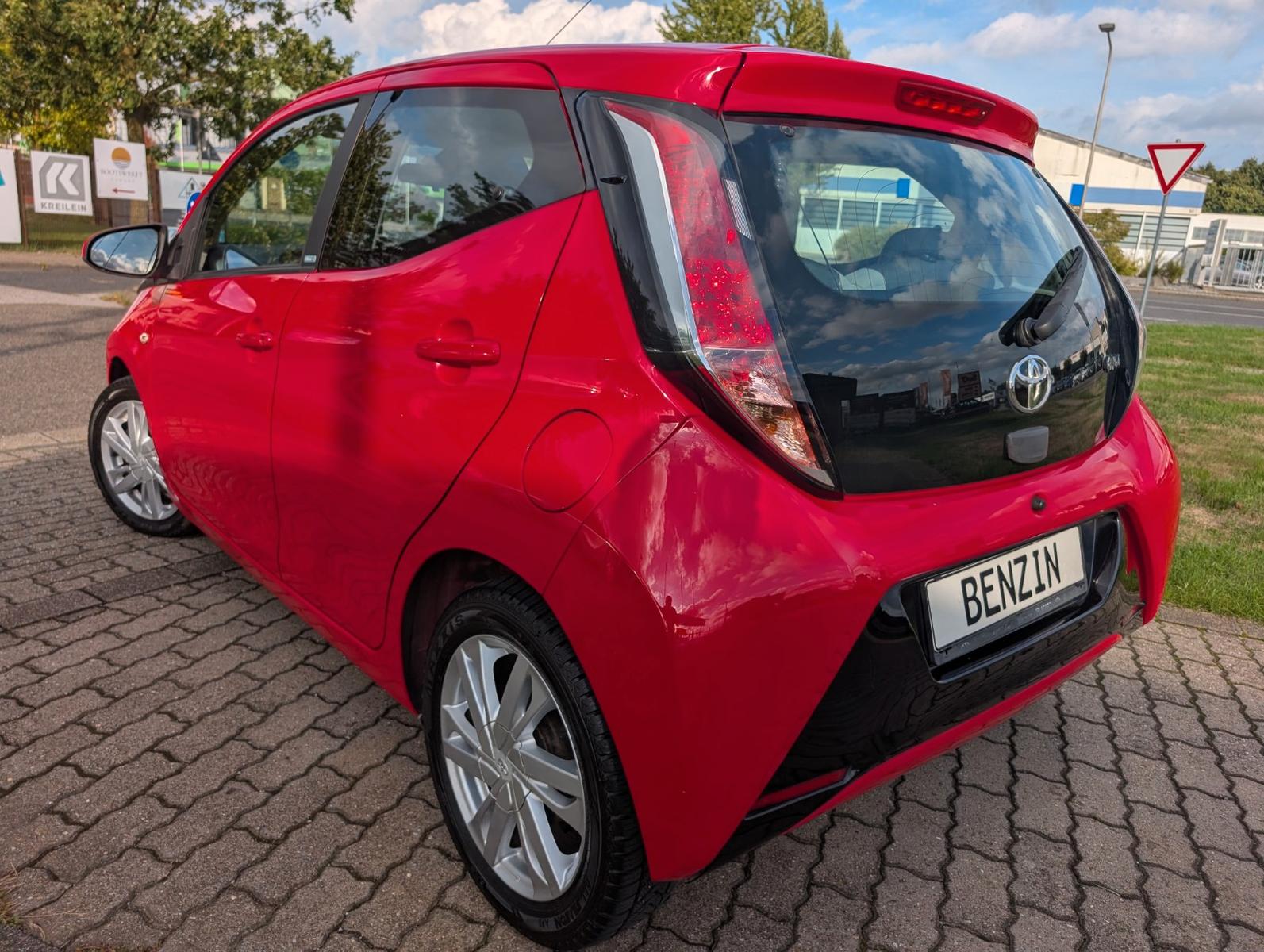 Toyota Aygo AYGO x-play Edition-S*KLIMA*KAMERA*TEMPOMAT