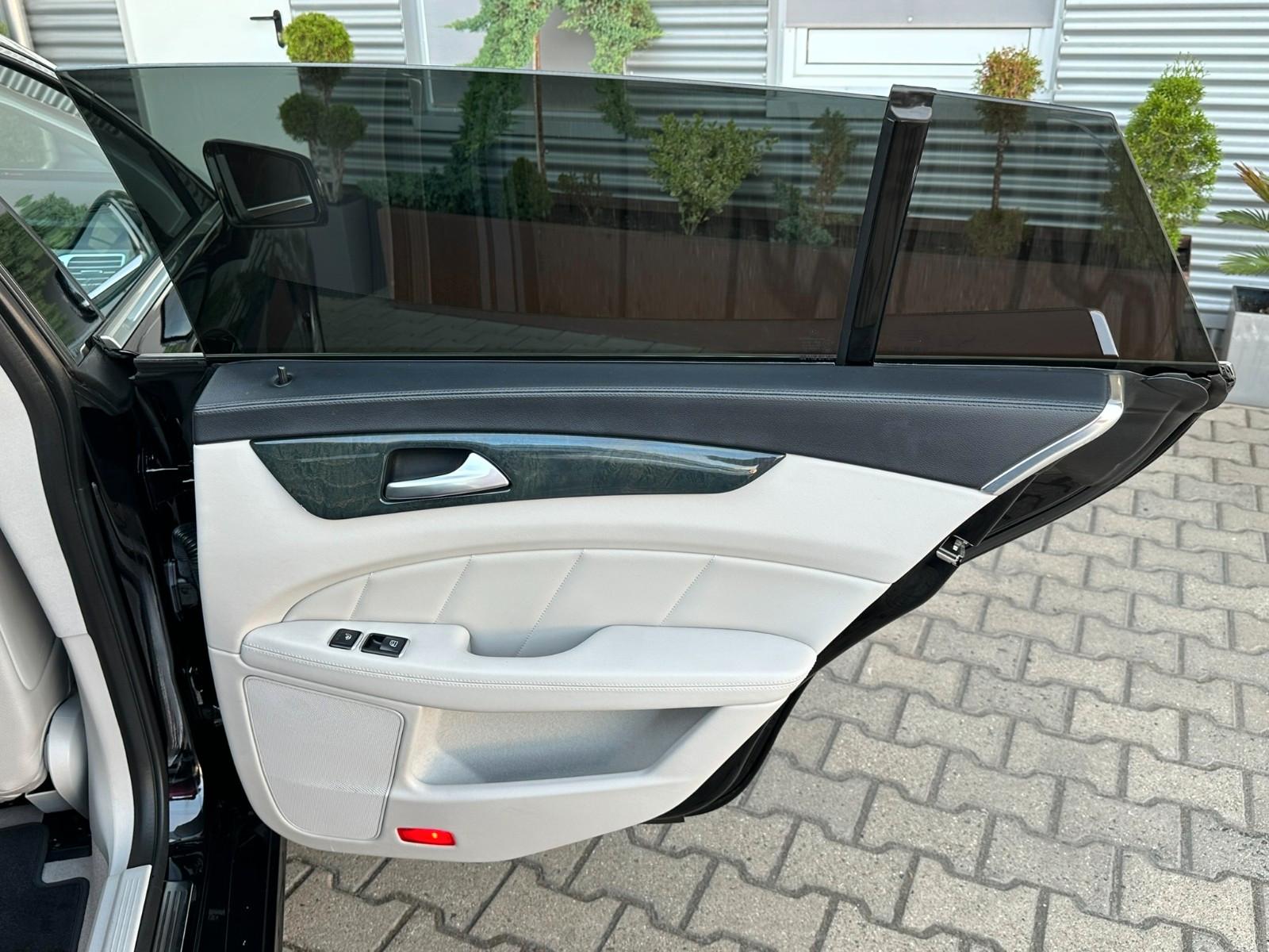 Mercedes-Benz CLS Shooting Brake 350 CDI V6 265 ch BVA 4Matic / Cuir / Sièges massants / Toit ouvrant / Suspension pneumatique