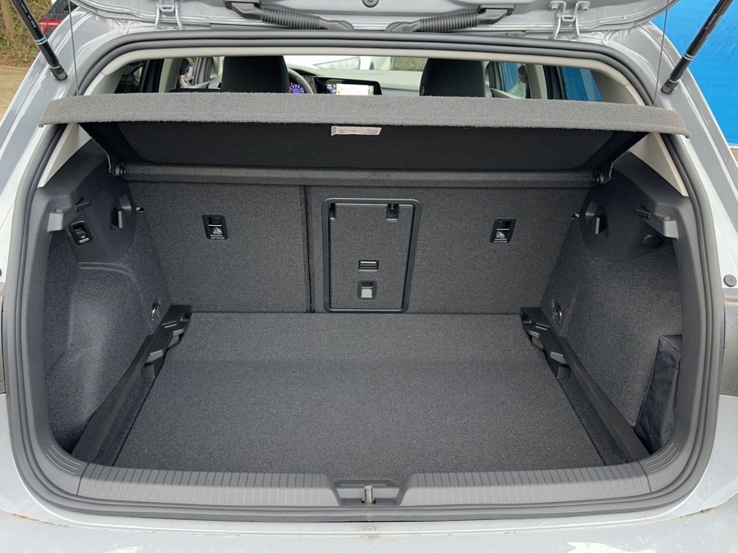 Fahrzeugabbildung Volkswagen Golf MOVE VIII Move 1.5l eTSI,DSG,Navi,Climatron