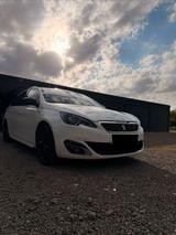 Peugeot 308 GT Line - Peugeot e-308