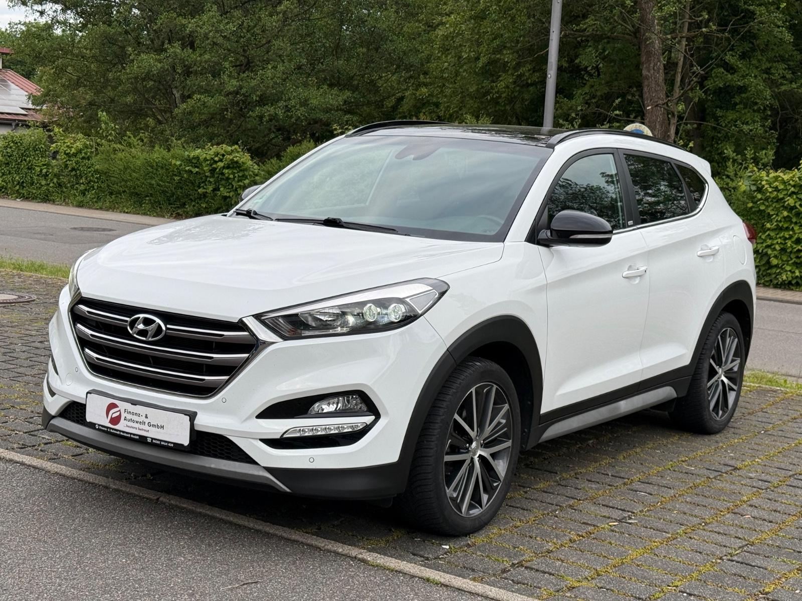 Hyundai Tucson 1.6 Passion + 4WD/AHK/Automatik/Pano