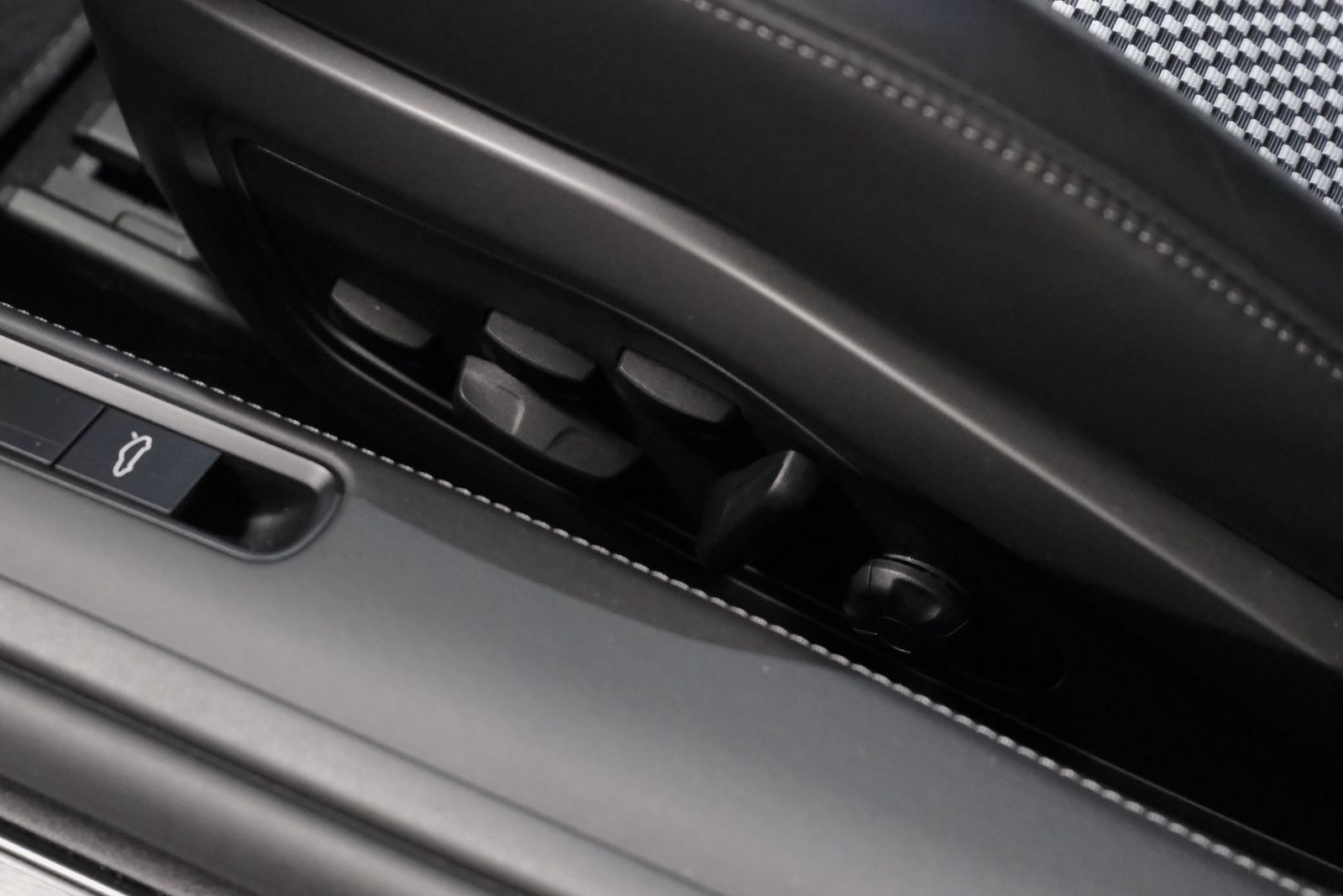 Porsche 911 Targa 4 GTS 50 Jahre Porsche Design Edition foto 21