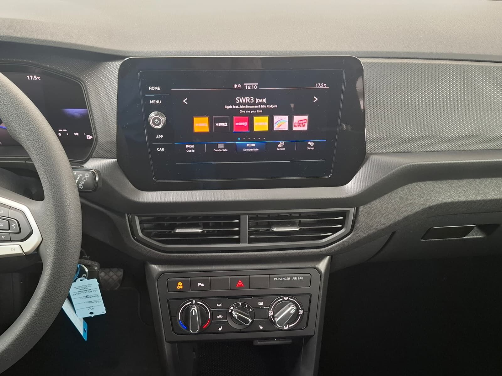 Fahrzeugabbildung Volkswagen T-Cross 1.0 TSI 5-Gang +LED +FrontAss. +LaneAss.