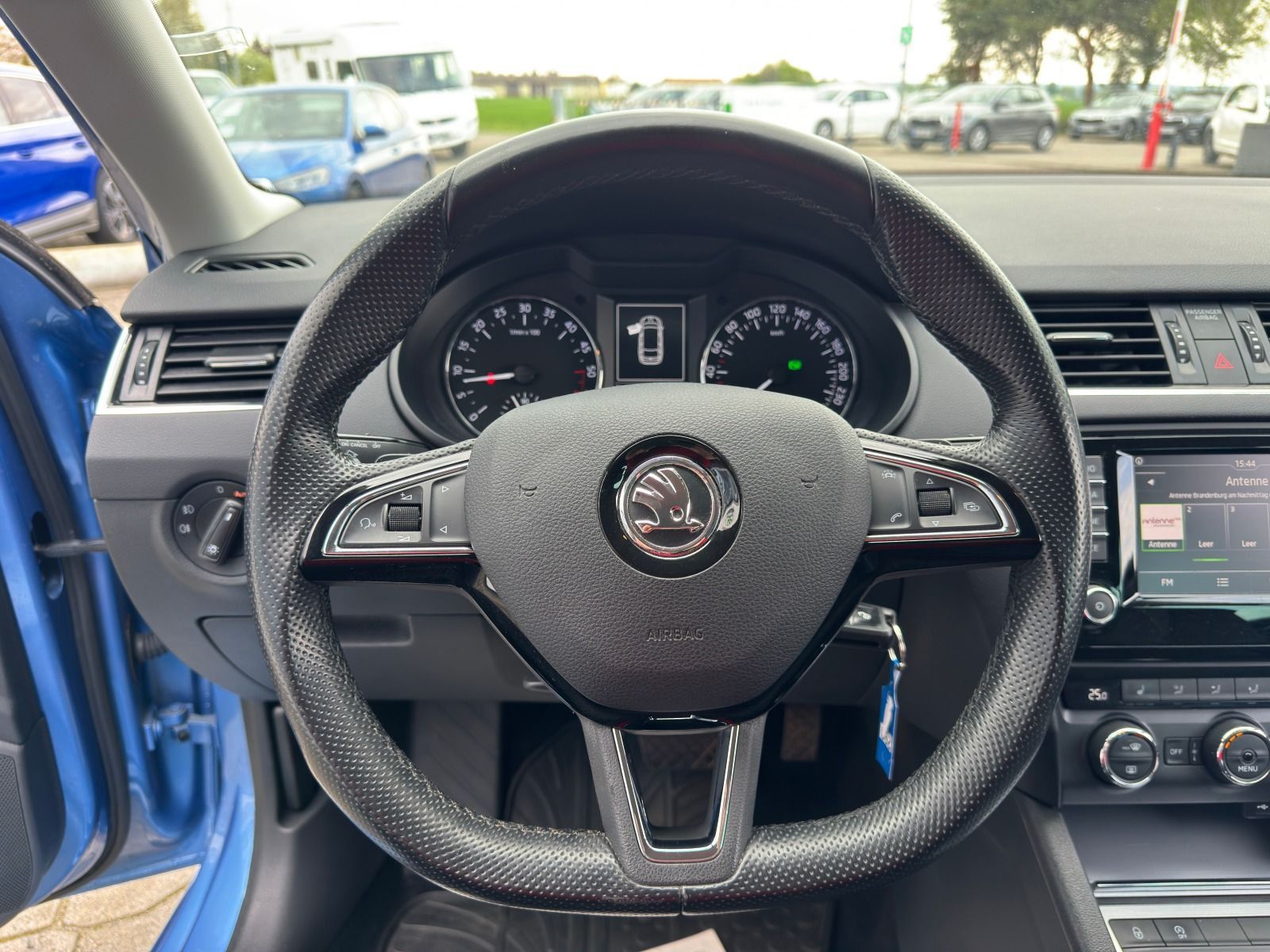 Fahrzeugabbildung SKODA Octavia Combi 2.0 TDI 150PS DSG*AHK*PDC*SmartLin