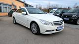 Mercedes-Benz E 200 CGI BlueEfficiency/LEDER/NAVI - Mercedes-Benz E 200: Coupe, Cgi