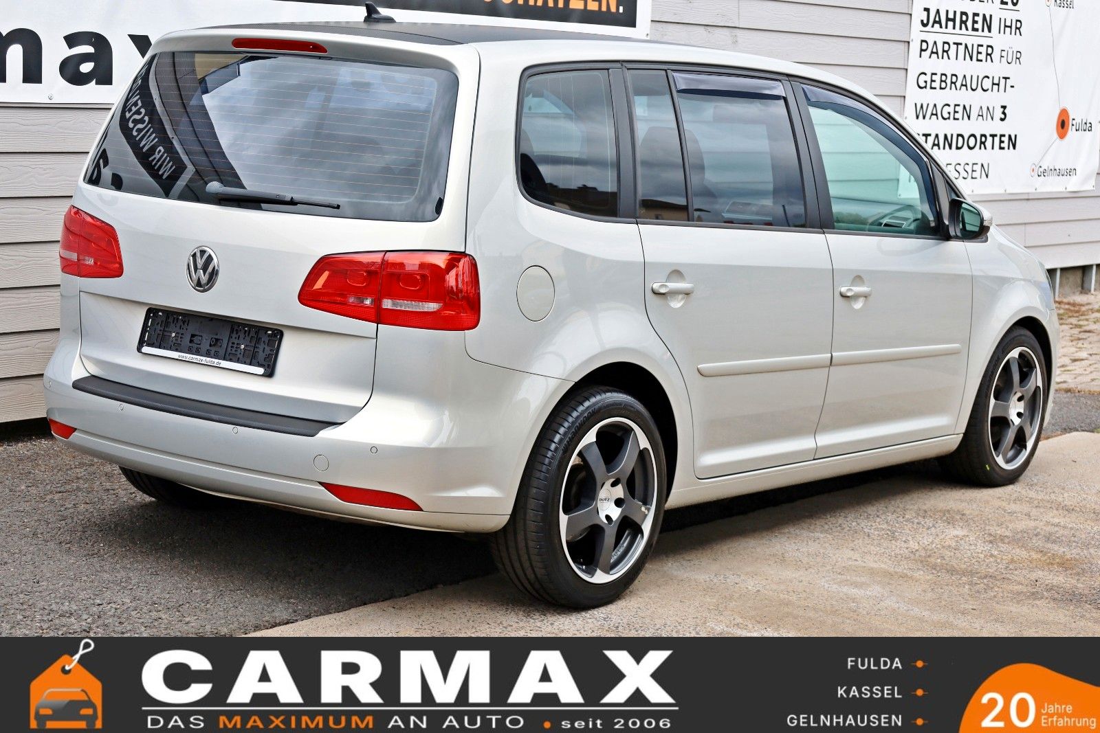 Fahrzeugabbildung Volkswagen Touran Trendline Navi,SH,PDC,8 fach bereift