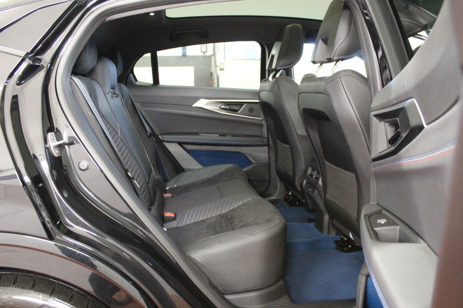 Fahrzeugabbildung Renault Rafale Hybrid E-Tech 4x4 300 PHEV Atelier Alpine