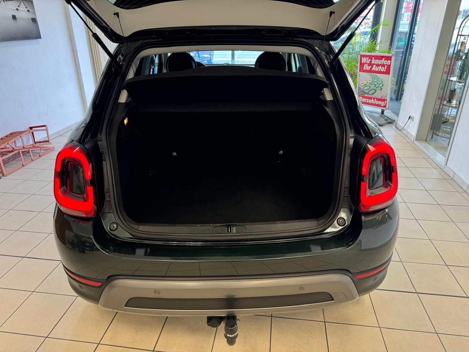 Fahrzeugabbildung Fiat 500X Cross / KLIMA / 8-FACH / 1. HAND/AHK/LED