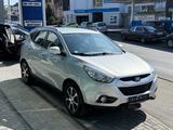Hyundai ix35 Style 2.0 2WD Automatik AHK PDC SHZ Tempoma - gebrauchte Hyundai ix35 aus dem Jahr 2011