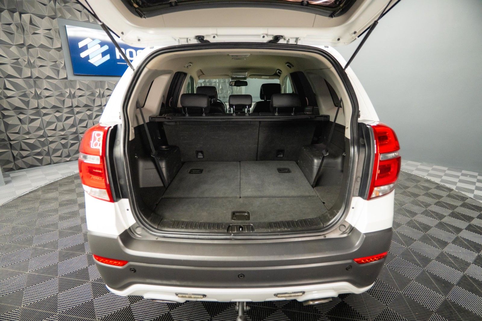 Fahrzeugabbildung Chevrolet Captiva 2.2 D LT+ 2WD Sport | 7 Sitze | 19 Zoll
