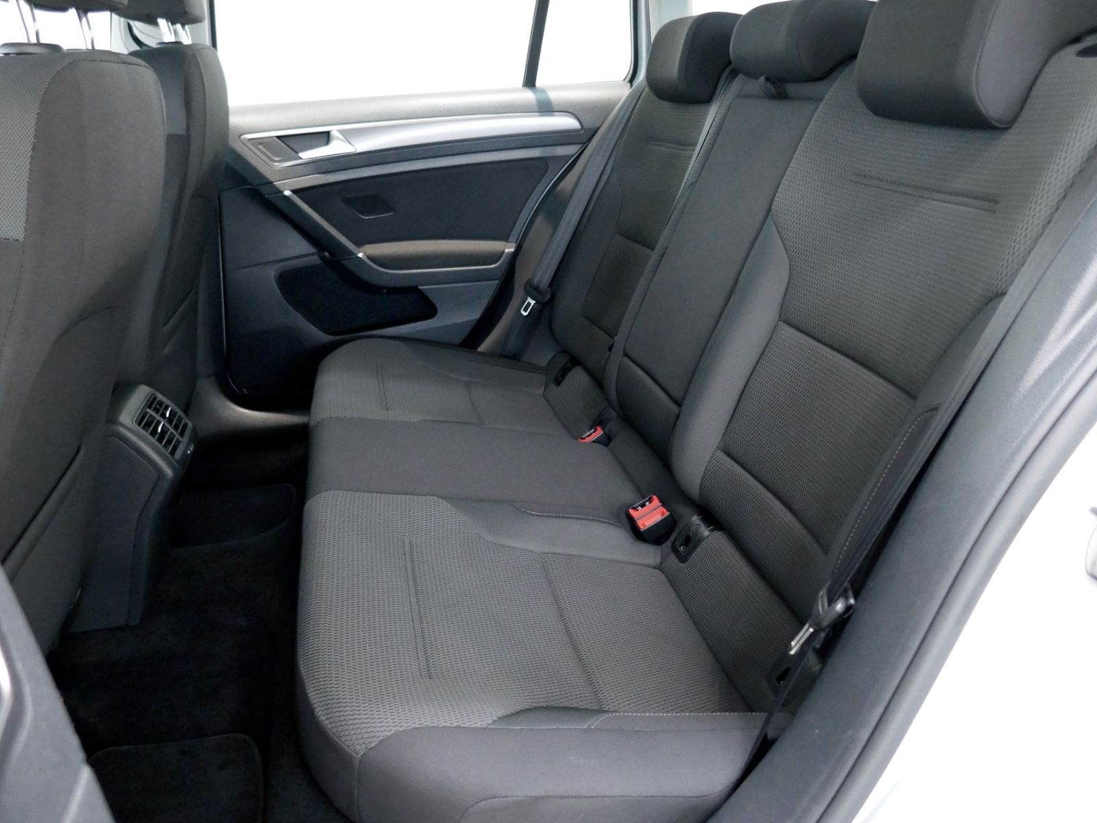 Fahrzeugabbildung Volkswagen Golf VII Variant Comfortline 1.0 TSI | PDC ACC