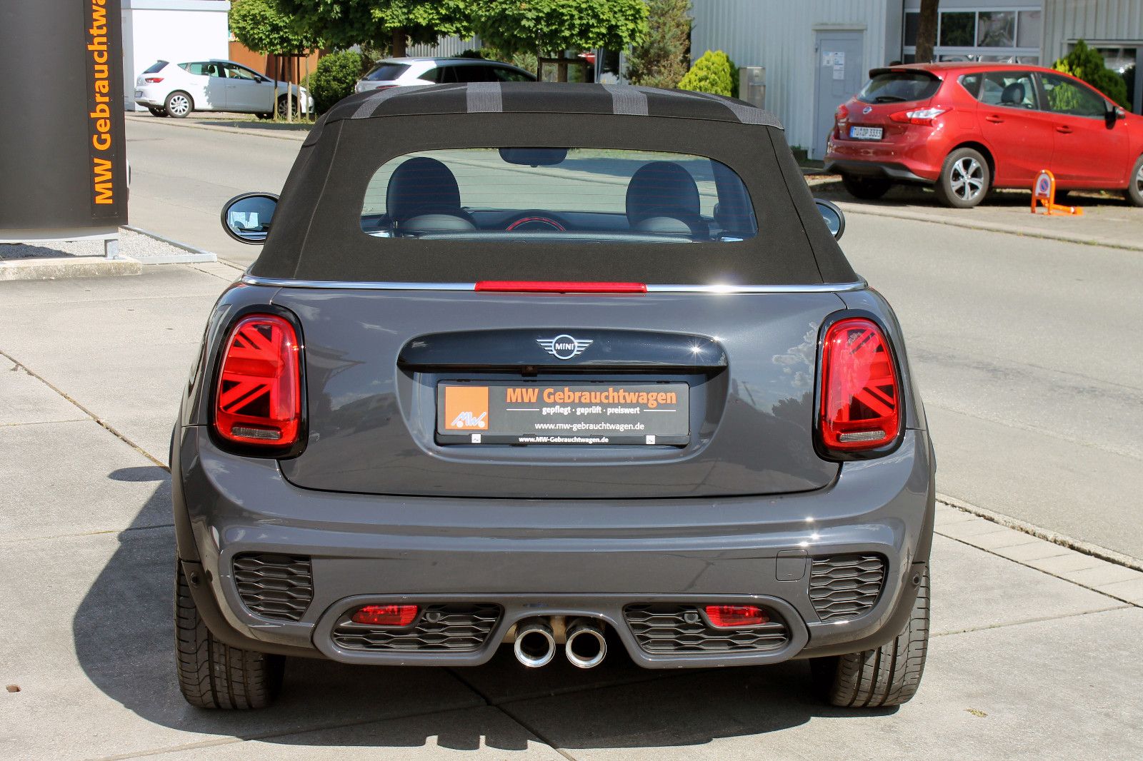 Fahrzeugabbildung MINI John Cooper Works Cabrio Steptr. ACC LED HUD NAV