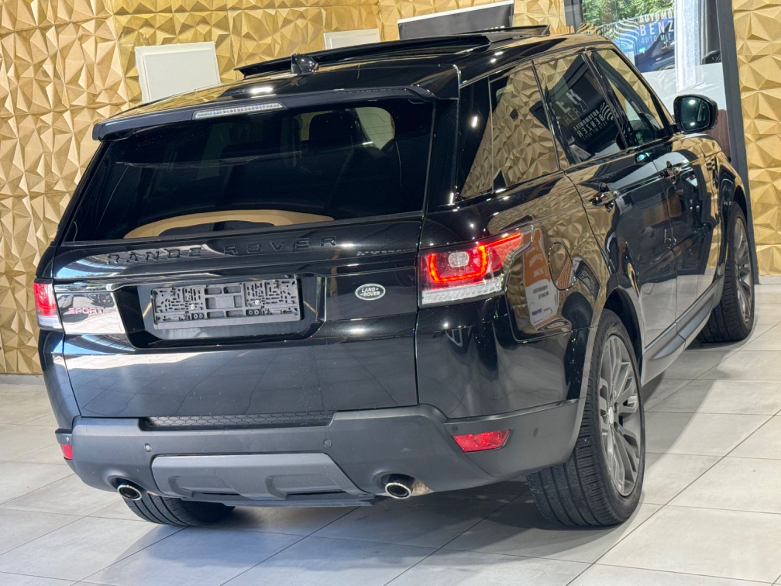 Fahrzeugabbildung Land Rover Range Rover Sport HSE Dynamic//PANO//360**KAM//