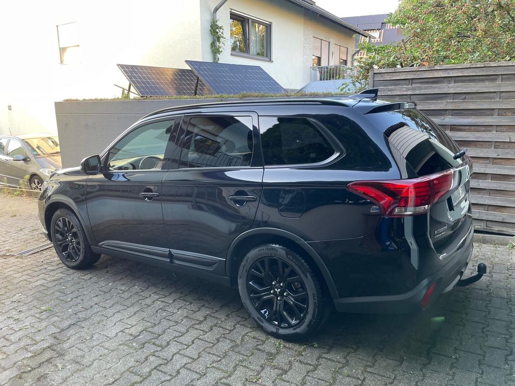 Image of Mitsubishi Outlander