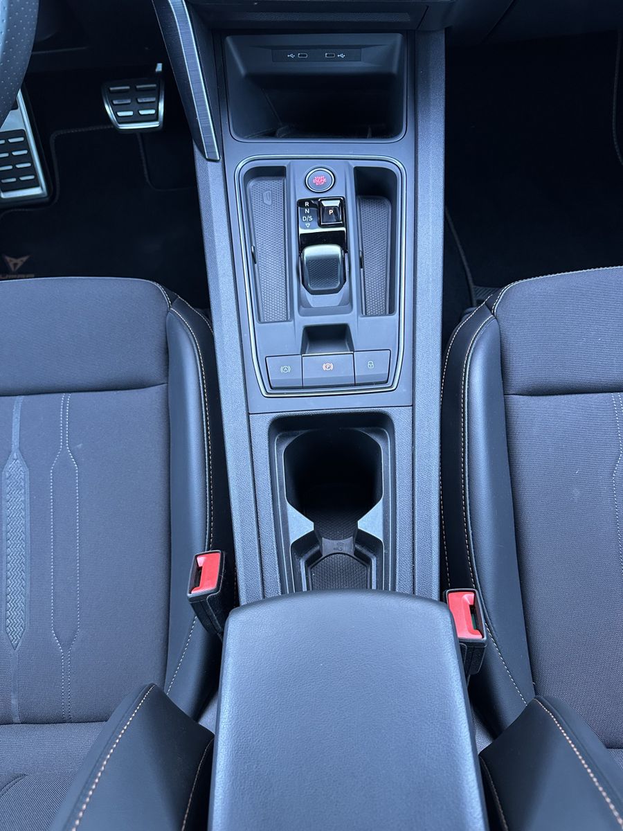 Fahrzeugabbildung CUPRA Leon SpT 2.0 TSI DSG VZ NAV+LED+ACC+VCOCK+LKRHZG