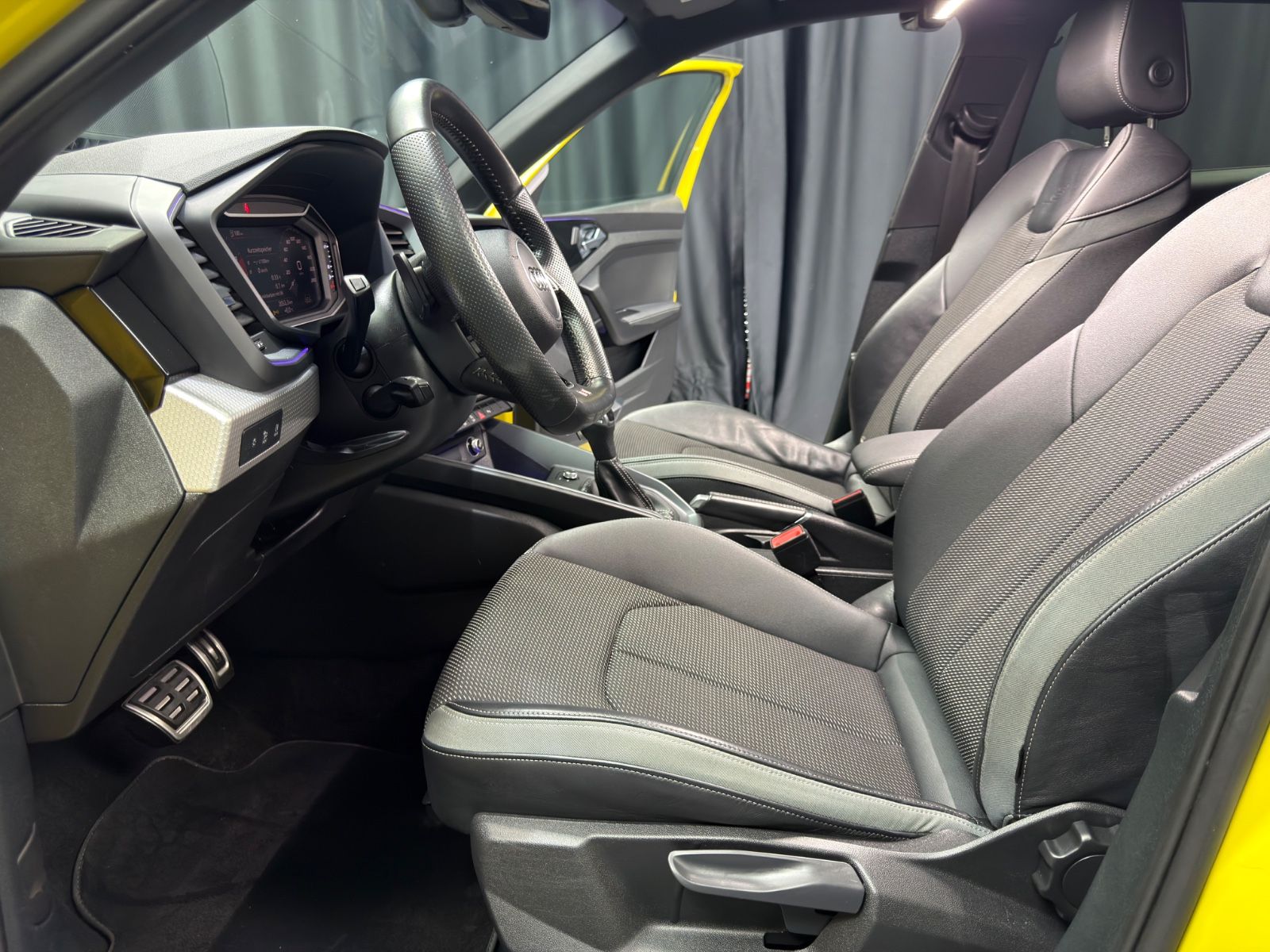 Fahrzeugabbildung Audi A1 Sportback 40 TFSI edition one|3xS-LINE|DSG|