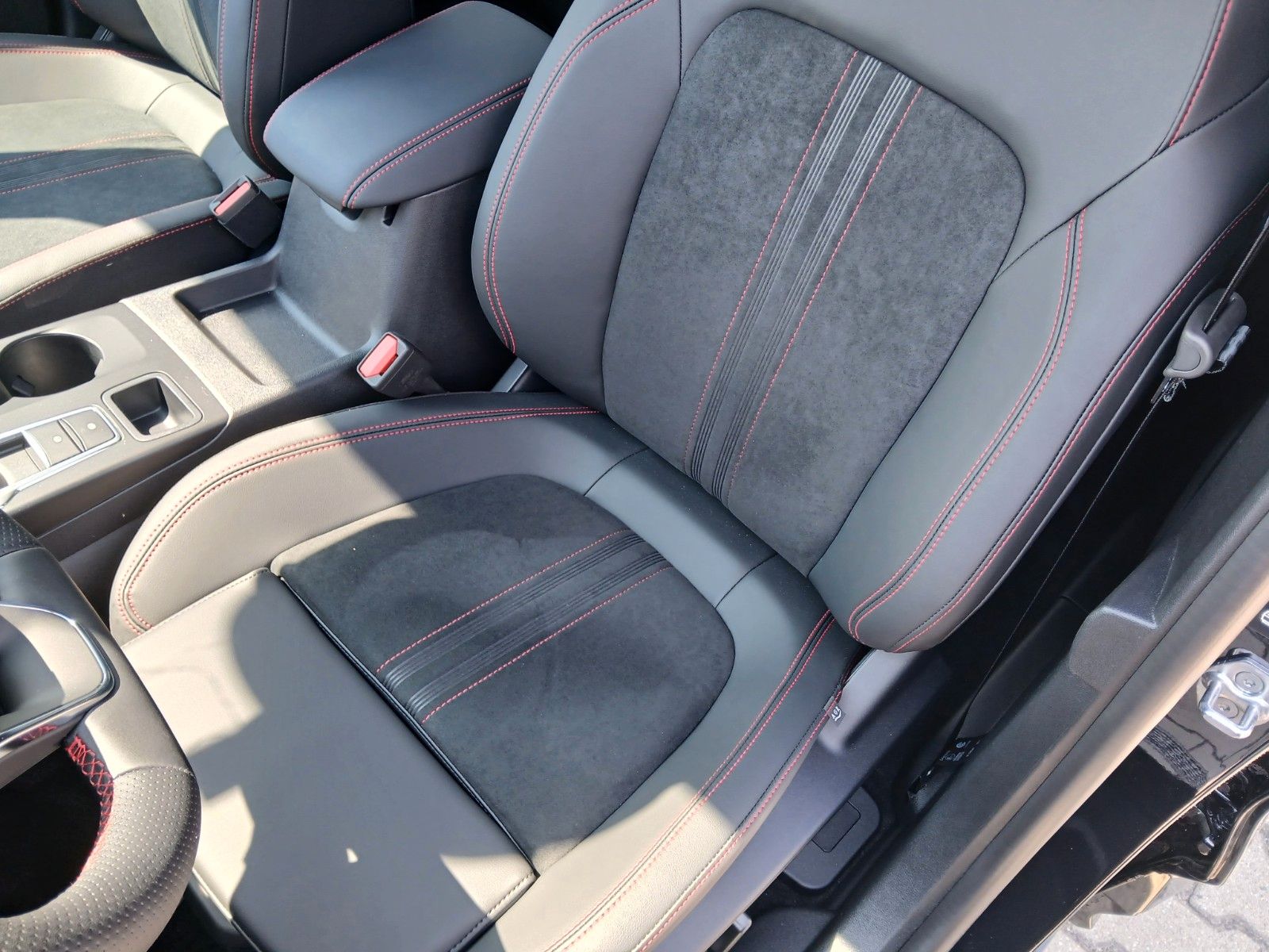Fahrzeugabbildung Ford Kuga Hybrid ST-Line X