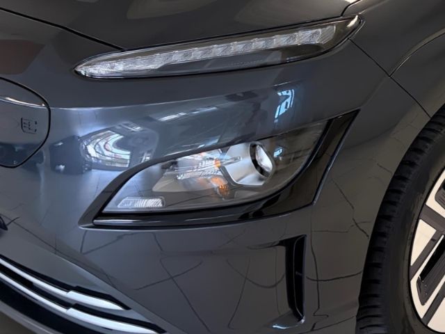 Fahrzeugabbildung Hyundai KONA Elektro (100kW) SELECT-Paket inkl. 11kW OBC