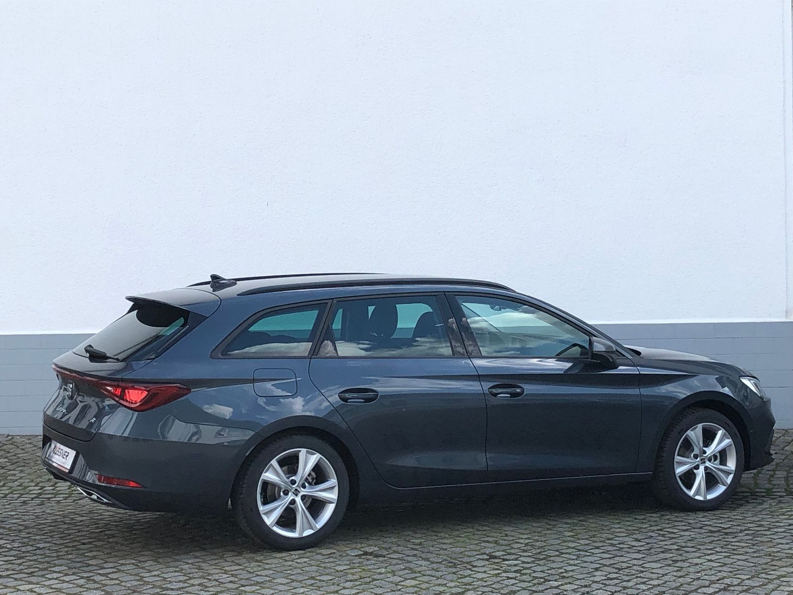 Fahrzeugabbildung SEAT Leon Sportstourer 1,5 TSI FR *Parklenkassist.*WP