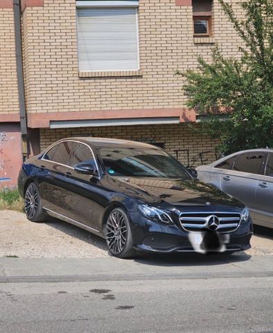 MERCEDES-BENZ Mercedes Benz E 220
