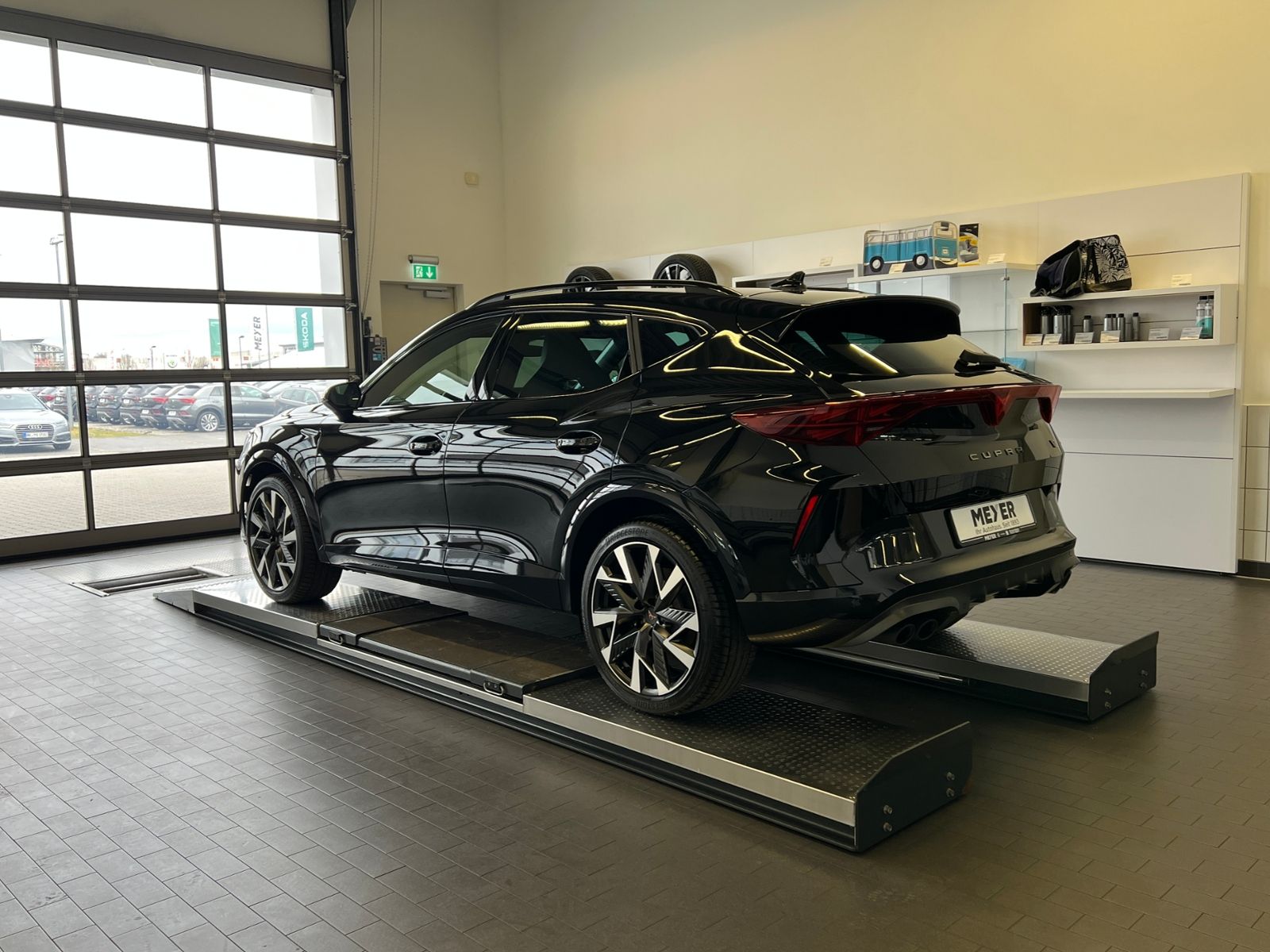 Fahrzeugabbildung CUPRA Formentor VZ 2.0 TSI DSG 4Drive *AHK, LED-Matrix