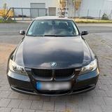 BMW E90 318d - BMW 318 mit Diesel-Antrieb: Limousine, E90