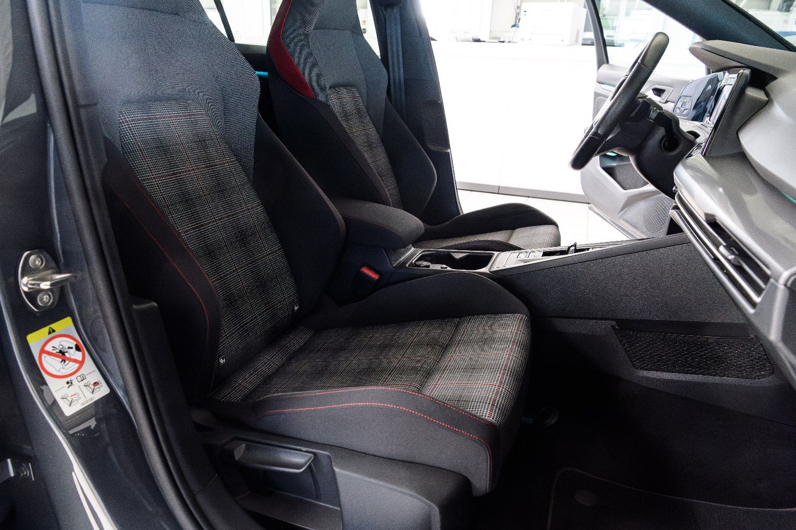 Fahrzeugabbildung Volkswagen Golf VIII GTI +Matrix +Panorama +LED +ACC