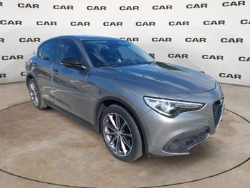 Alfa-Romeo Stelvio - 1