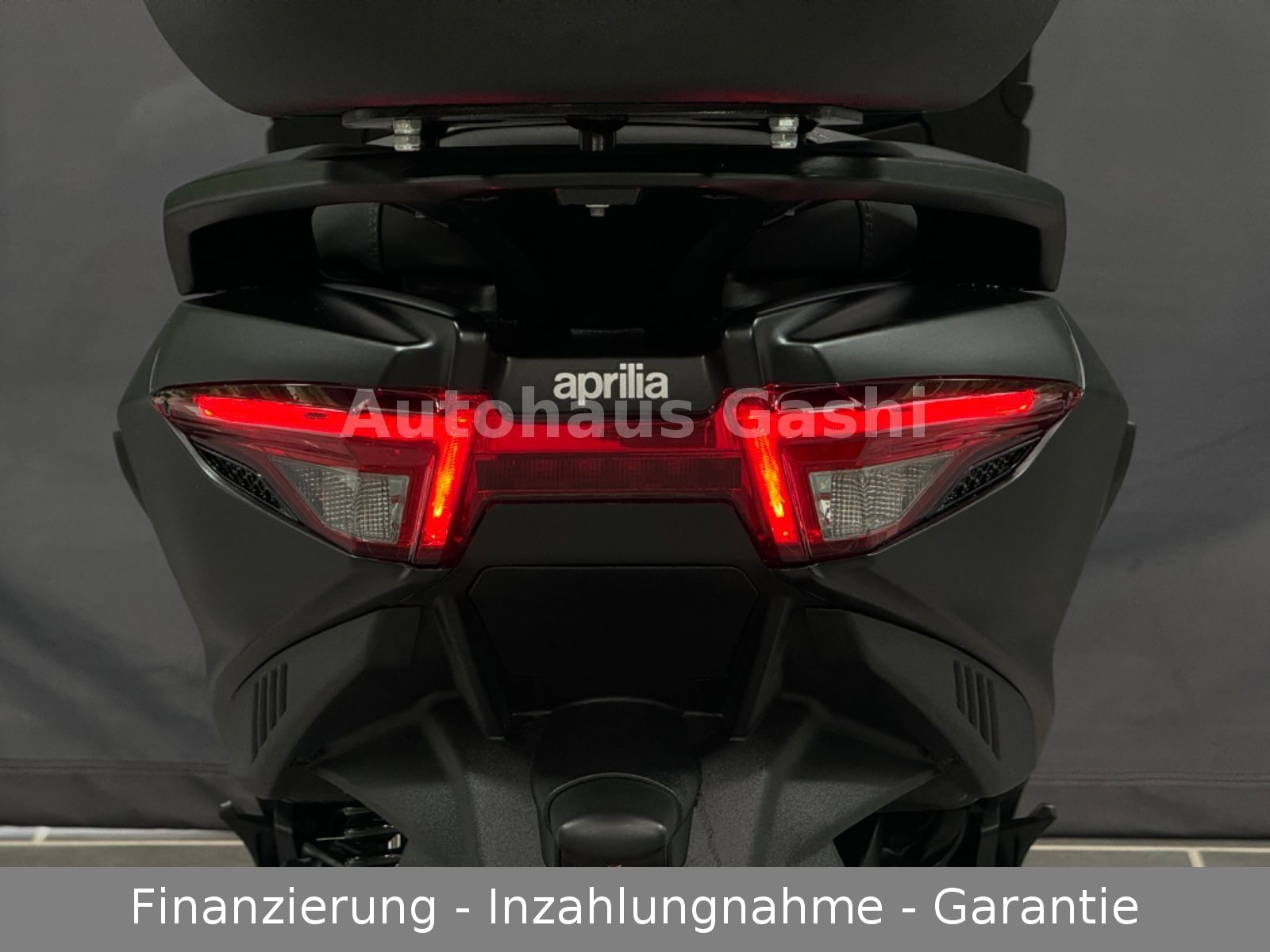 Fahrzeugabbildung Aprilia SXR50S*SchwarzMatt*LED*+Koffer