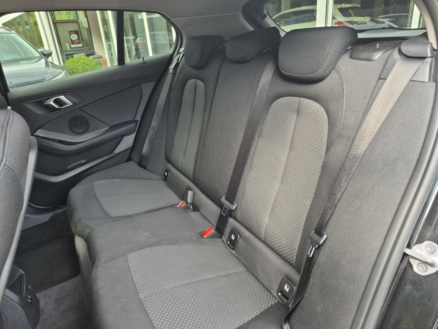BMW 118 i Advantage Navi CarPlay LED PDC Sitzheizung, миниатюра 23